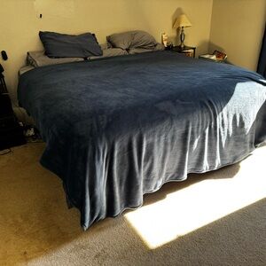Berkshire  Navy Blue Blanket
